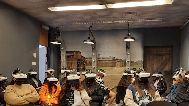 בעקבותיהם - סיור באמצעות VR באושוויץ בירקנאו | בית העדות